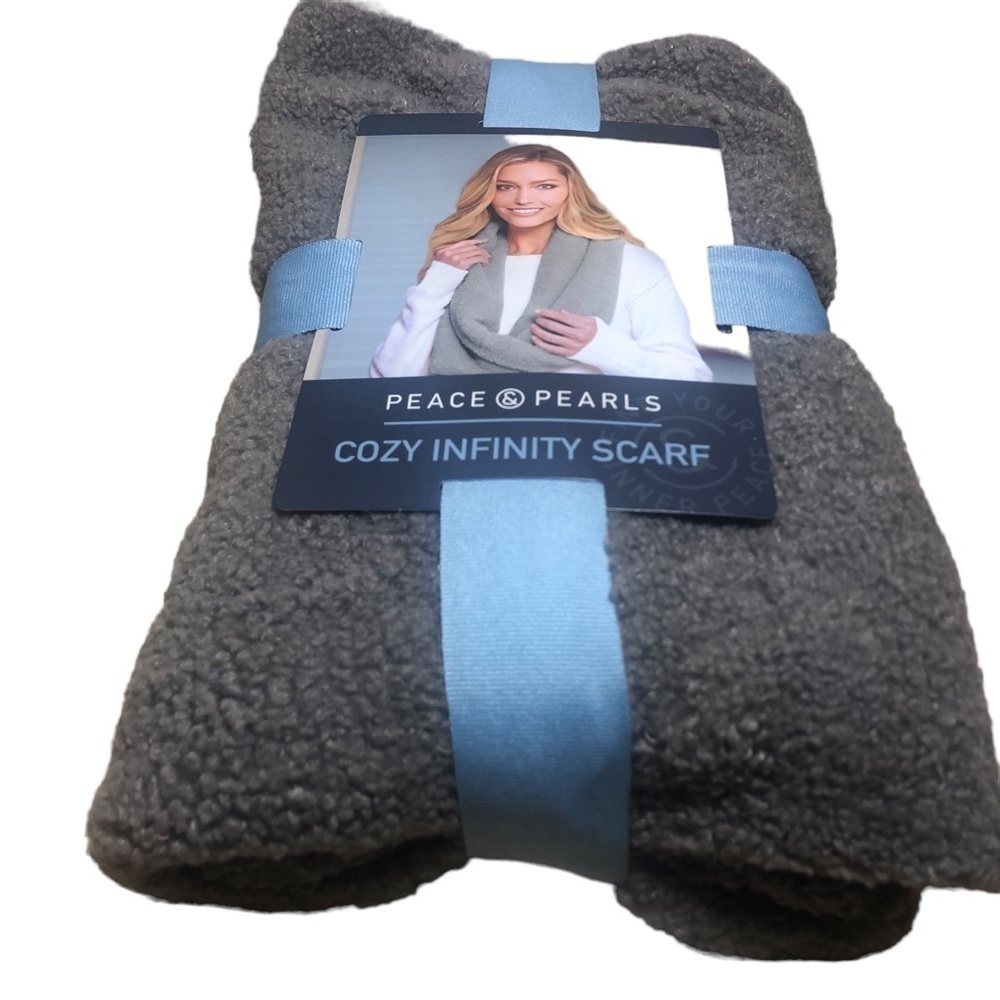 Peace & Pearls Grey Cozy Infinity Scarf NWT - Picture 4 of 4